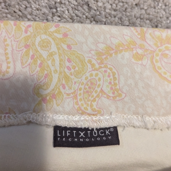 NYDJ Pull-On Wide-Leg Capri Jeans- Darcy Paisley - Picture 9 of 15